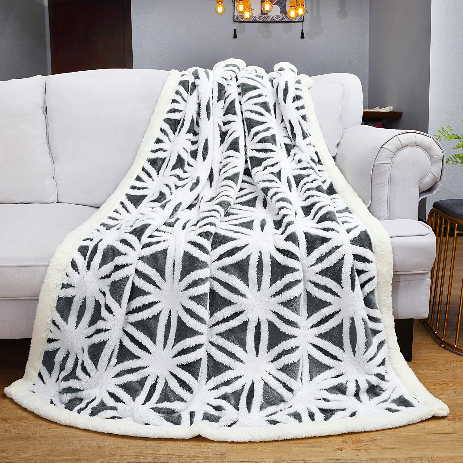 LOMAO plaid déplié avec comparaison d'échelle pour dimension 51x63 pouces