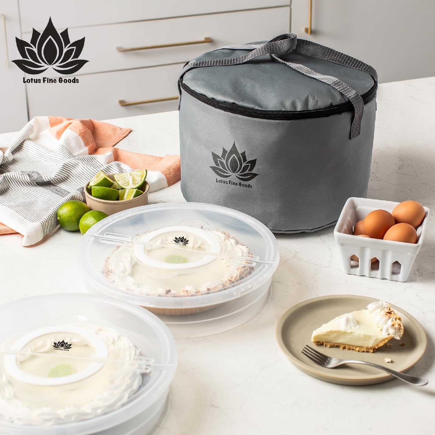 Lotus Fine Goods boîte ouverte contenant une tarte intacte