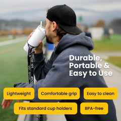 LoudCup tenu en main démontrant capacité 23 oz et prise confortable