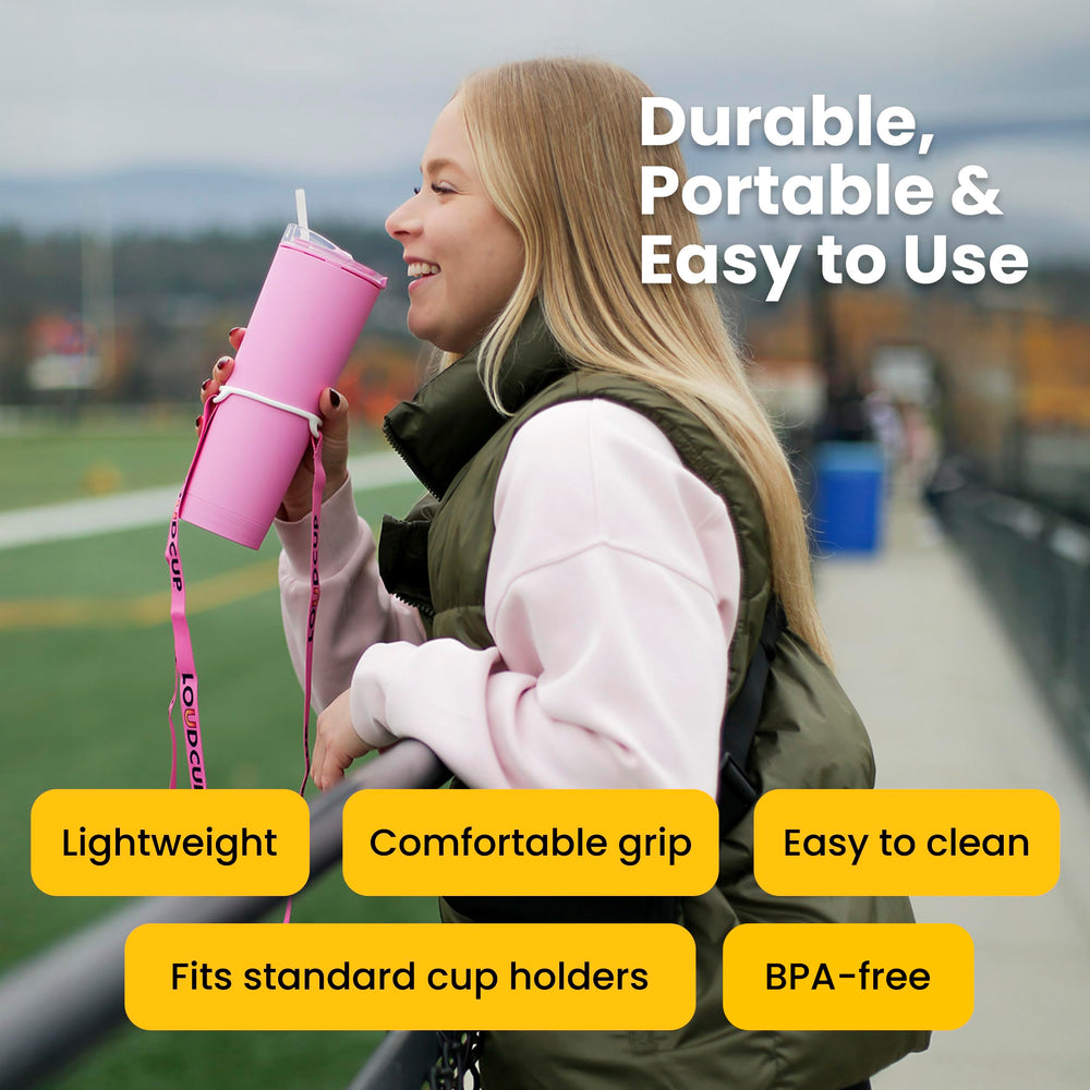 LoudCup utilisée dans un stade par un supporter montrant praticité