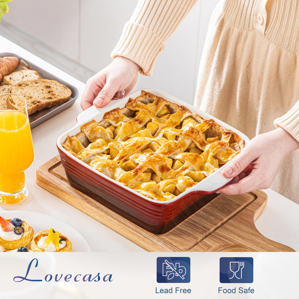 lovecasa brownies fraîchement cuits dans le plat, cuisson uniforme et croûte dorée