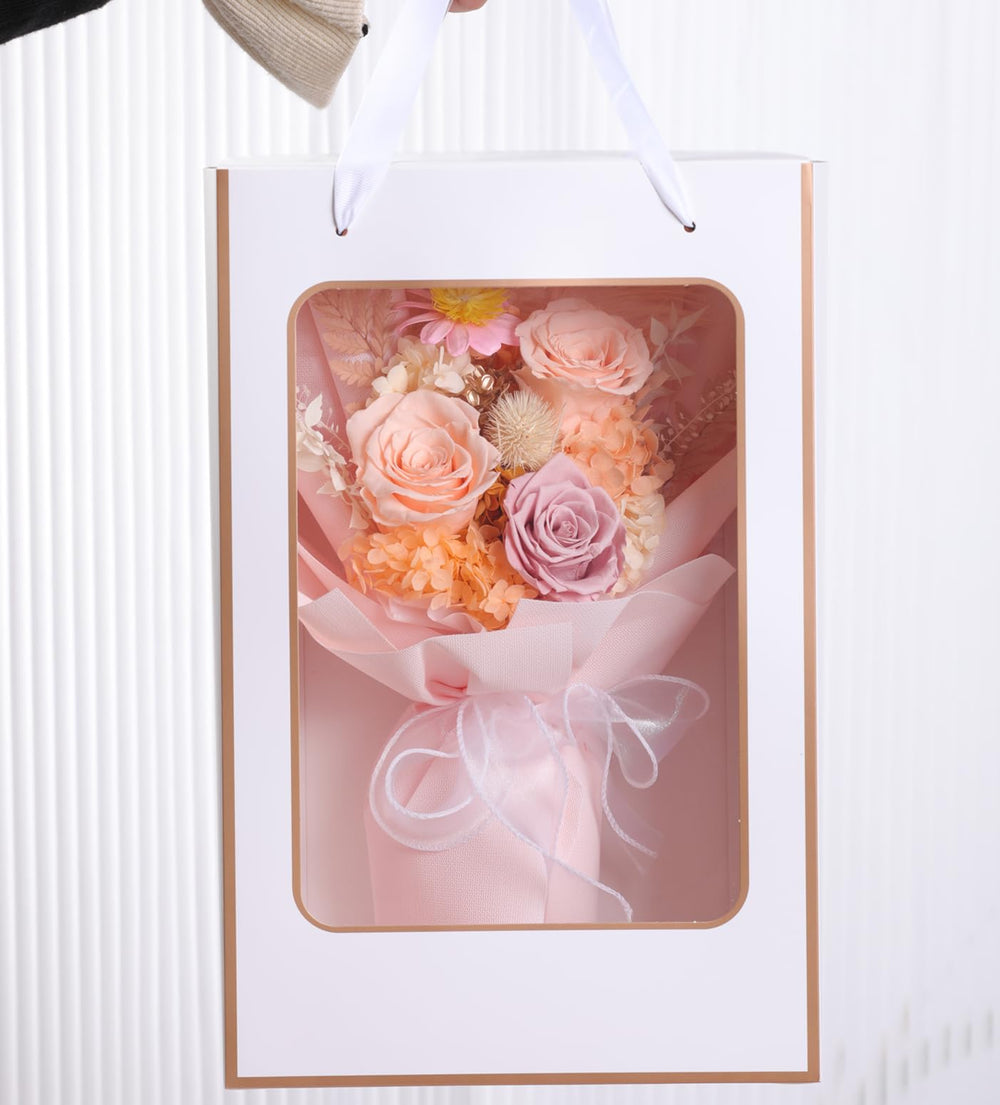 lovenfold comparaison échelle main illustrant la taille pratique du bouquet