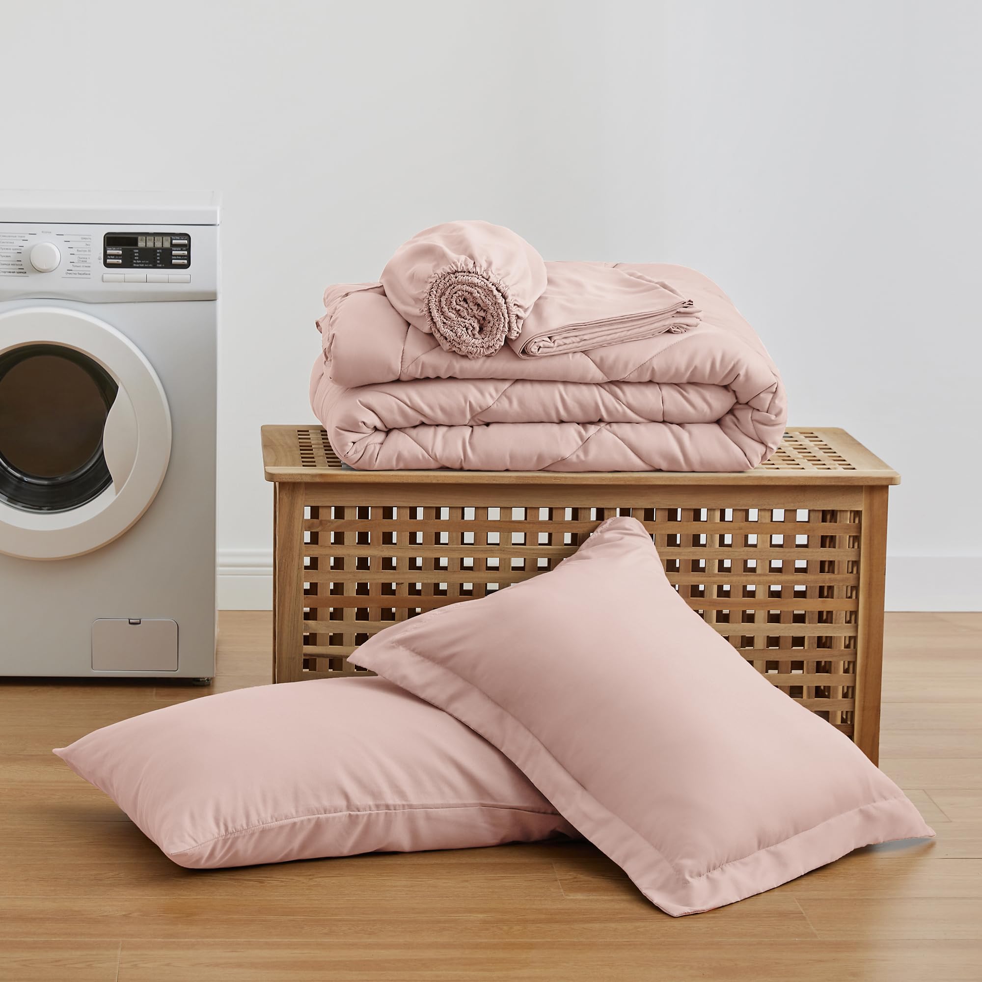 Love's cabin ensemble posé sur matelas pour visualiser proportions