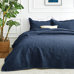 Love's cabin vue frontale du quilt King pour une chambre élégante