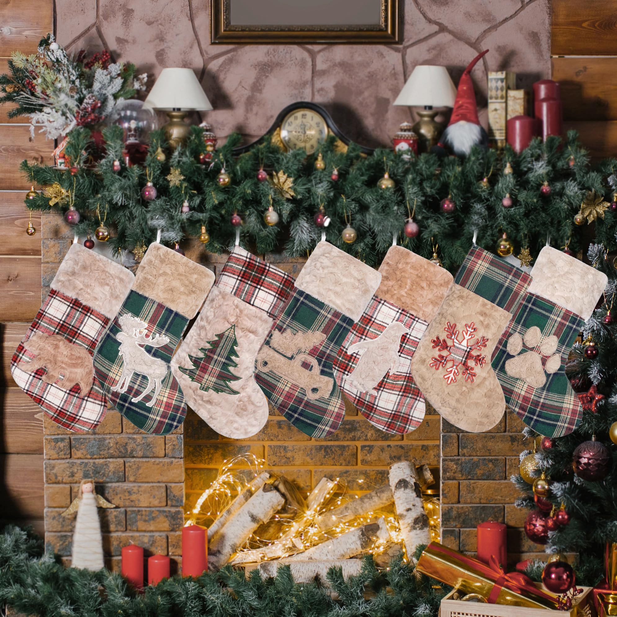 LUBOT décoration de salon avec chaussettes ajoutant touche rustique et atmosphère familiale