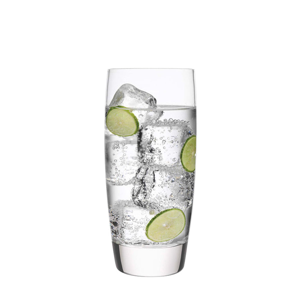Luigi Bormioli verre comparé à une main pour visualiser la taille
