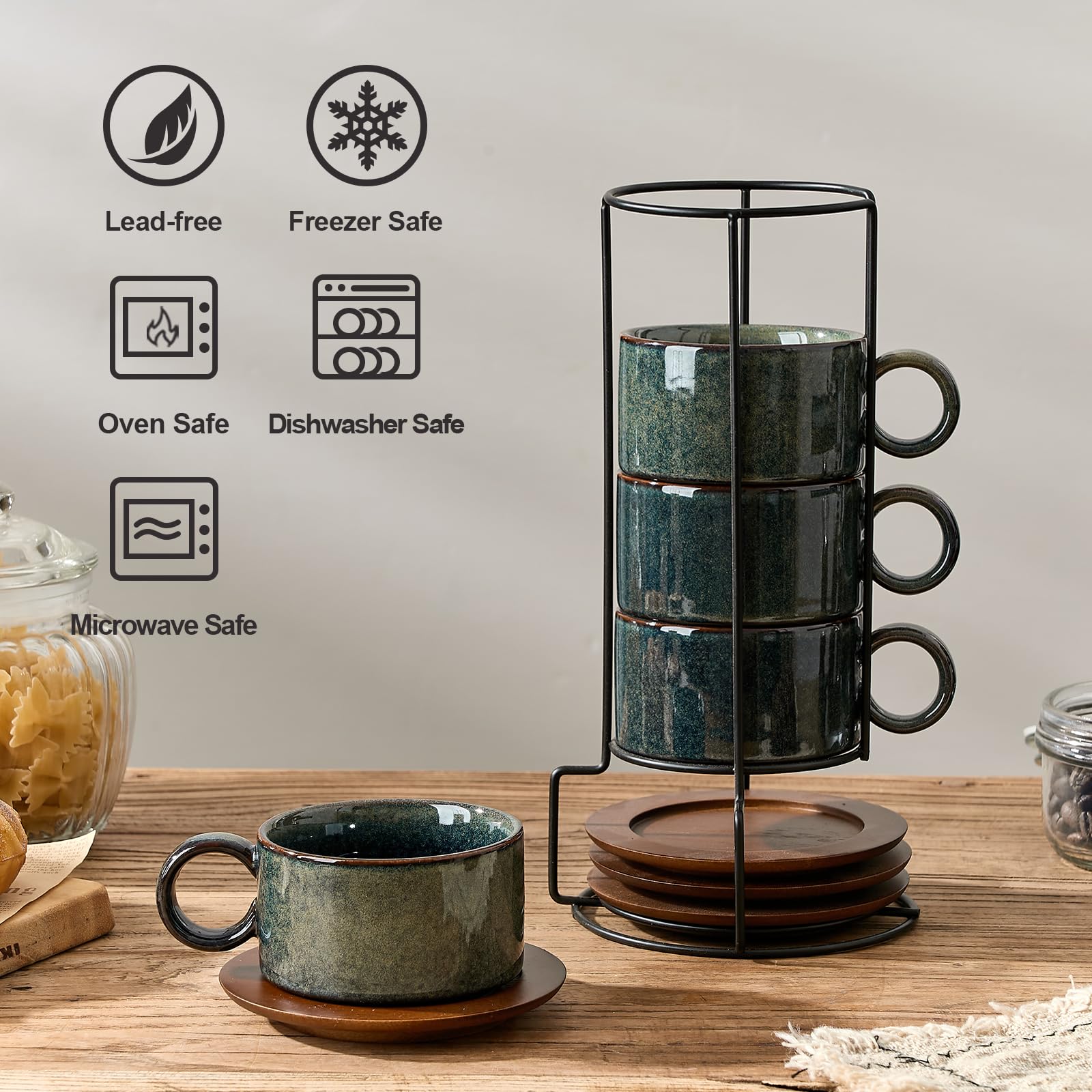 LUKA tasse à côté d'une main montrant la capacité 6 oz et l'échelle pratique