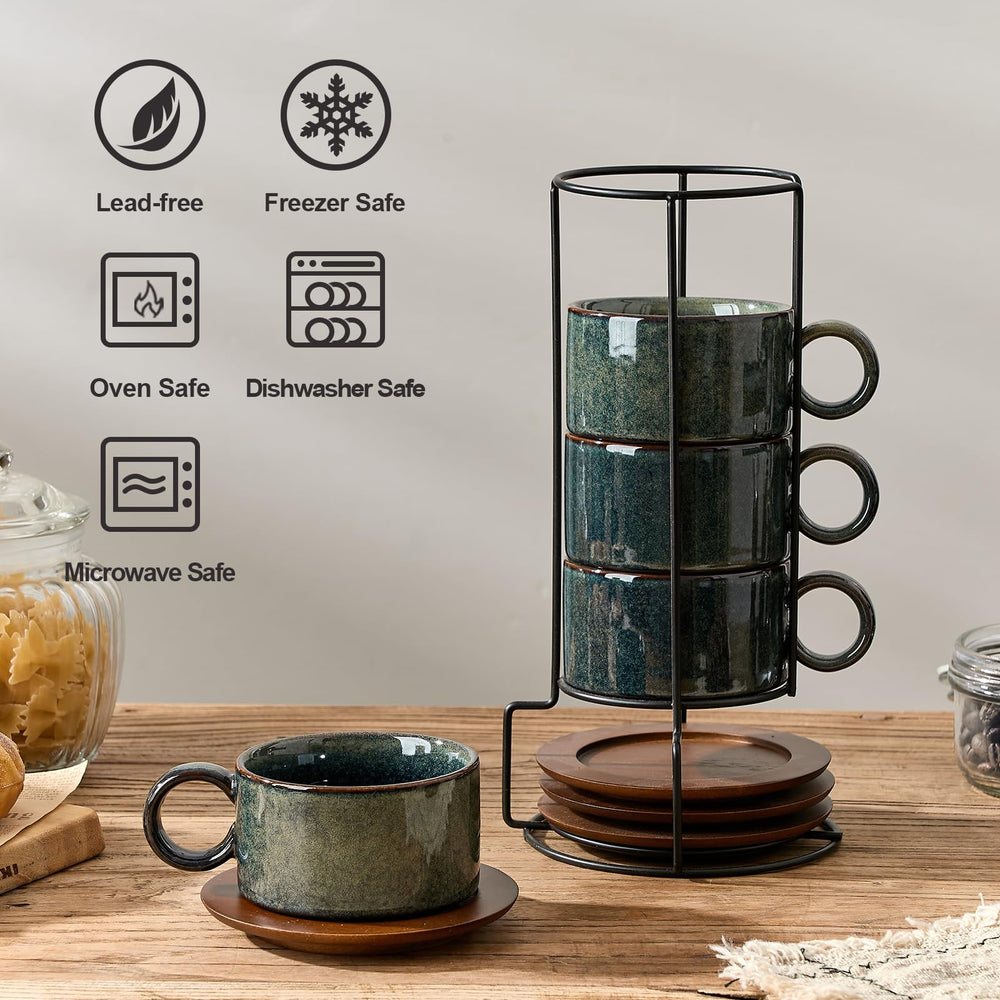 LUKA tasse à côté d'une main montrant la capacité 6 oz et l'échelle pratique
