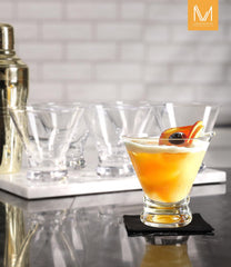 LUNA & MANTHA verre avec cocktail garni met en valeur présentation