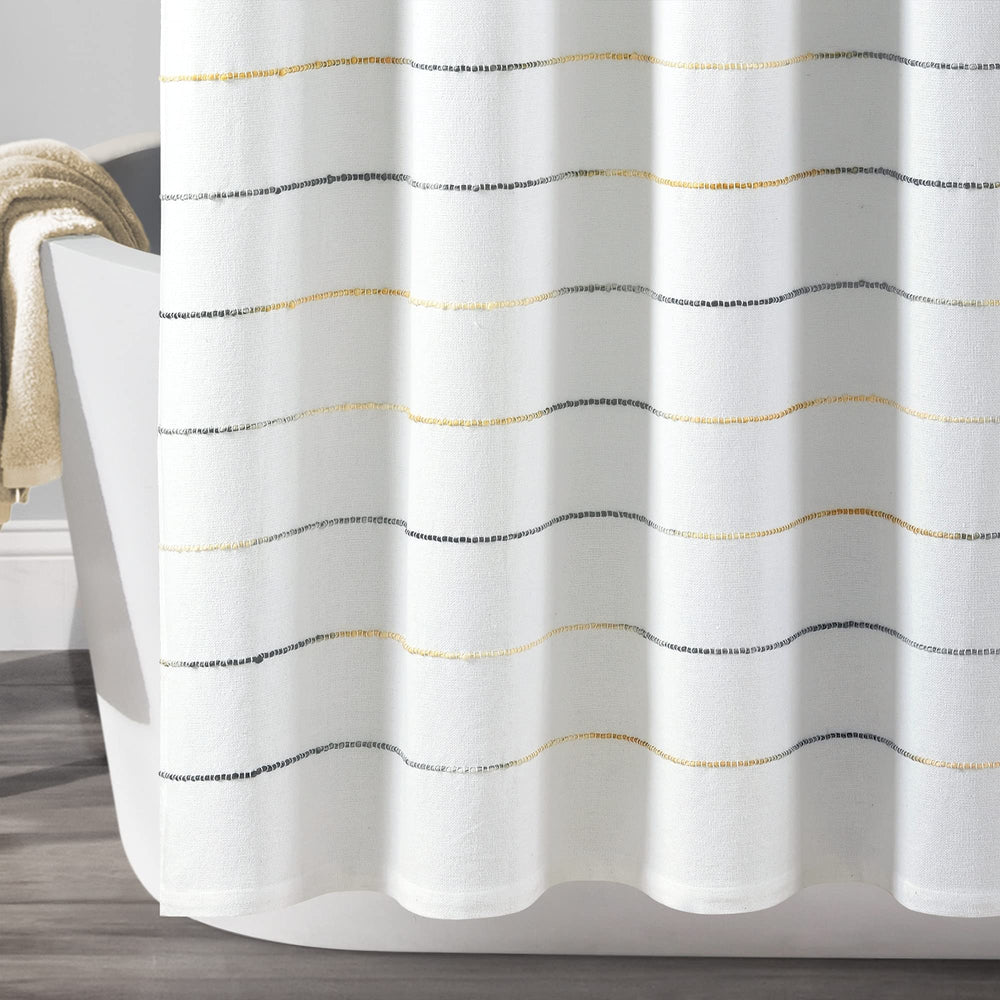 Lush Decor comparaison près d’une baignoire montrant taille standard 72x72 pouces
