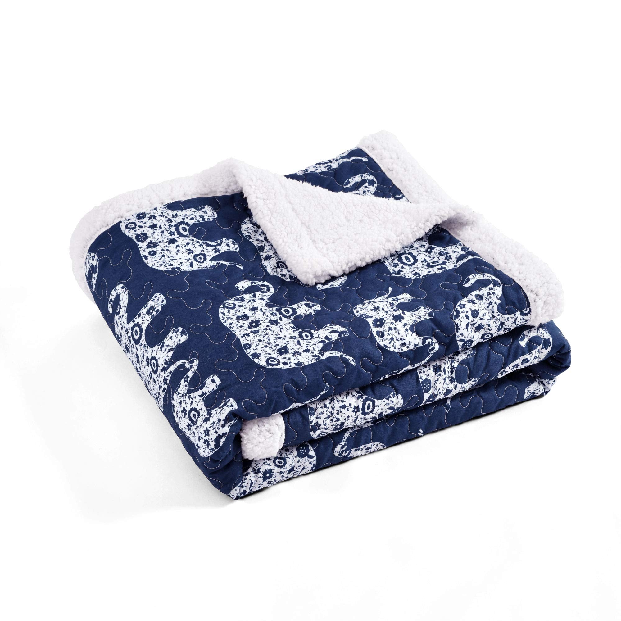 Lush Decor plaid posé sur un fauteuil, montre confort et polyvalence