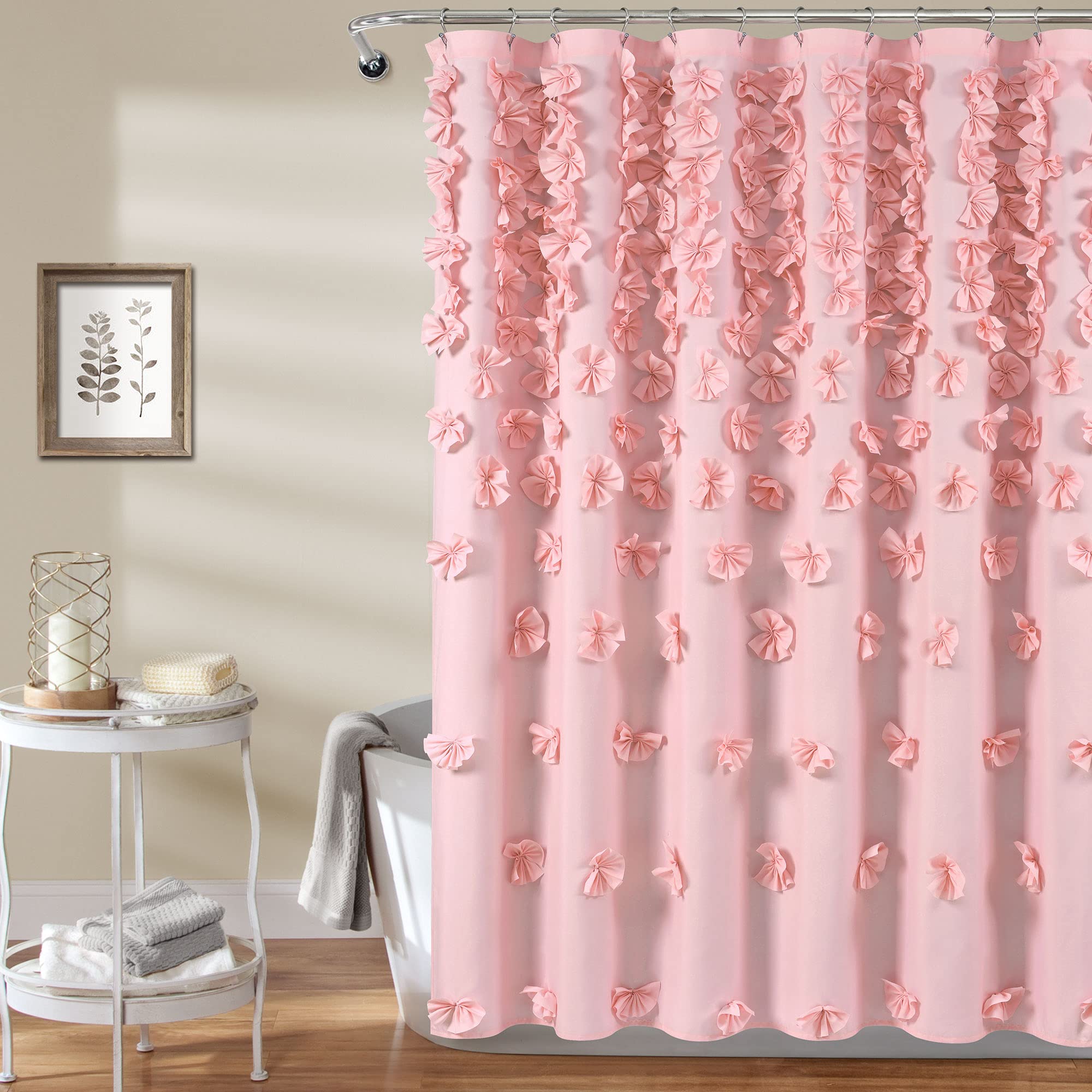 Lush Decor vue avant du rideau rose montrant style coquette et finition élégante