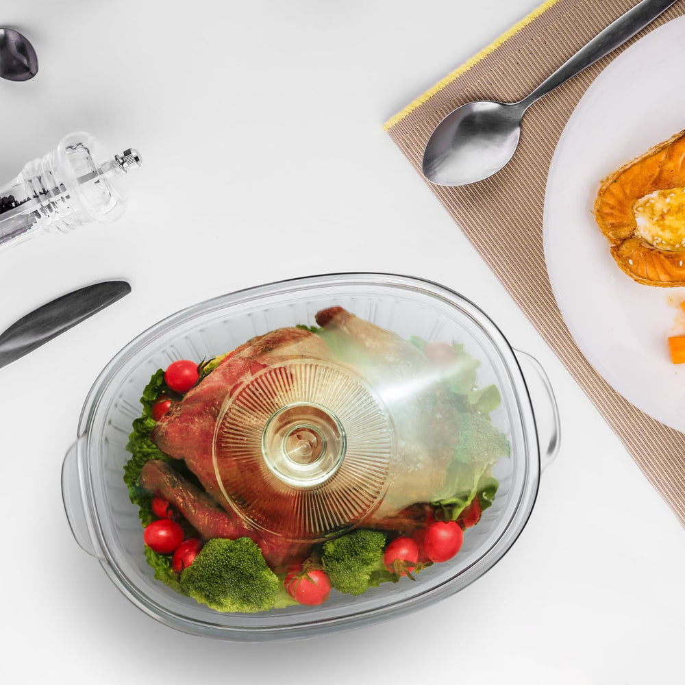 Luvan plat en verre dans four, démontre sécurité pour cuisson au four