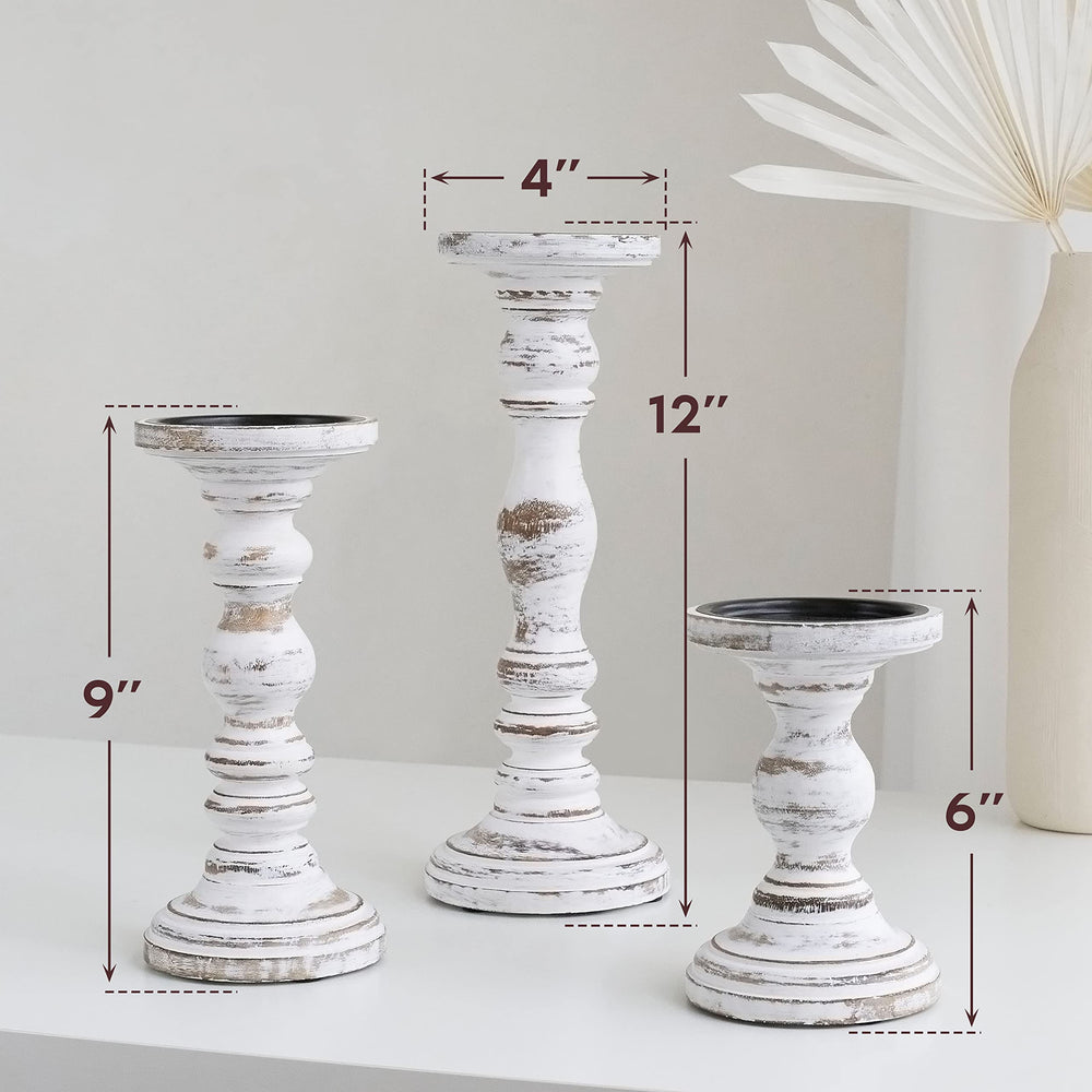 Luxe Designs bougeoirs sur manteau cheminée créant ambiance chaleureuse