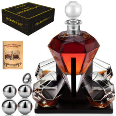 LuxuryBar carafe facettée vue de face, présentation élégante et raffinée
