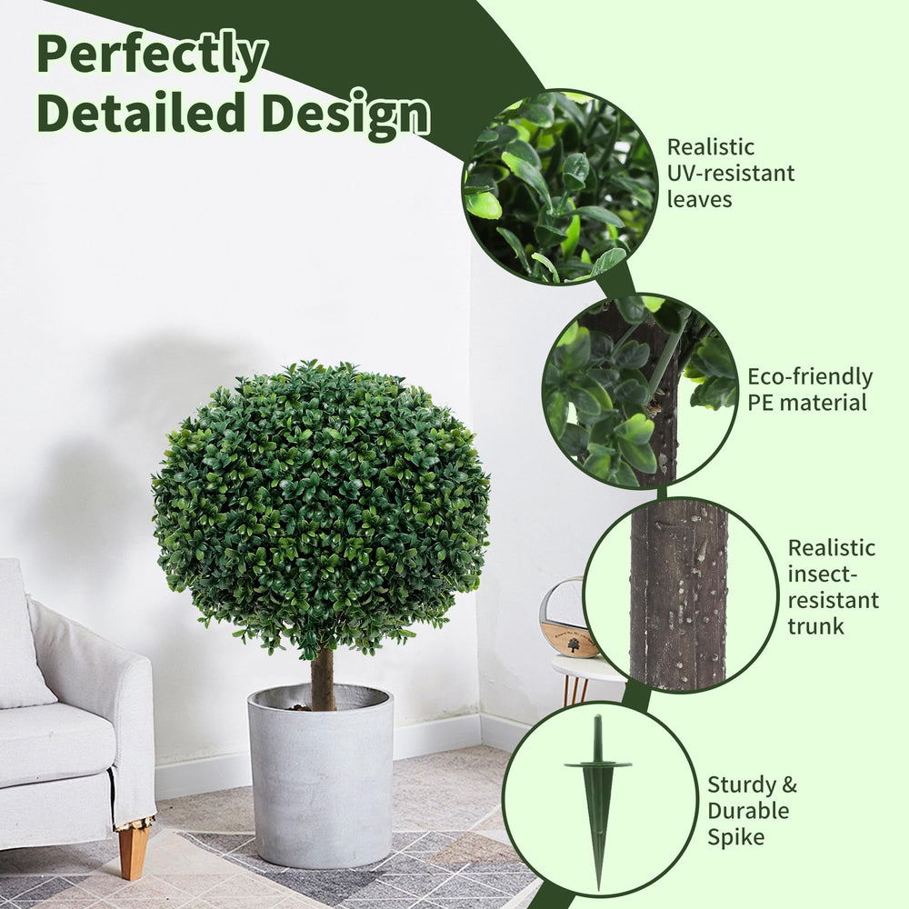LXNRMHCH rangée de topiaires alignées embellissant un jardin ou allée