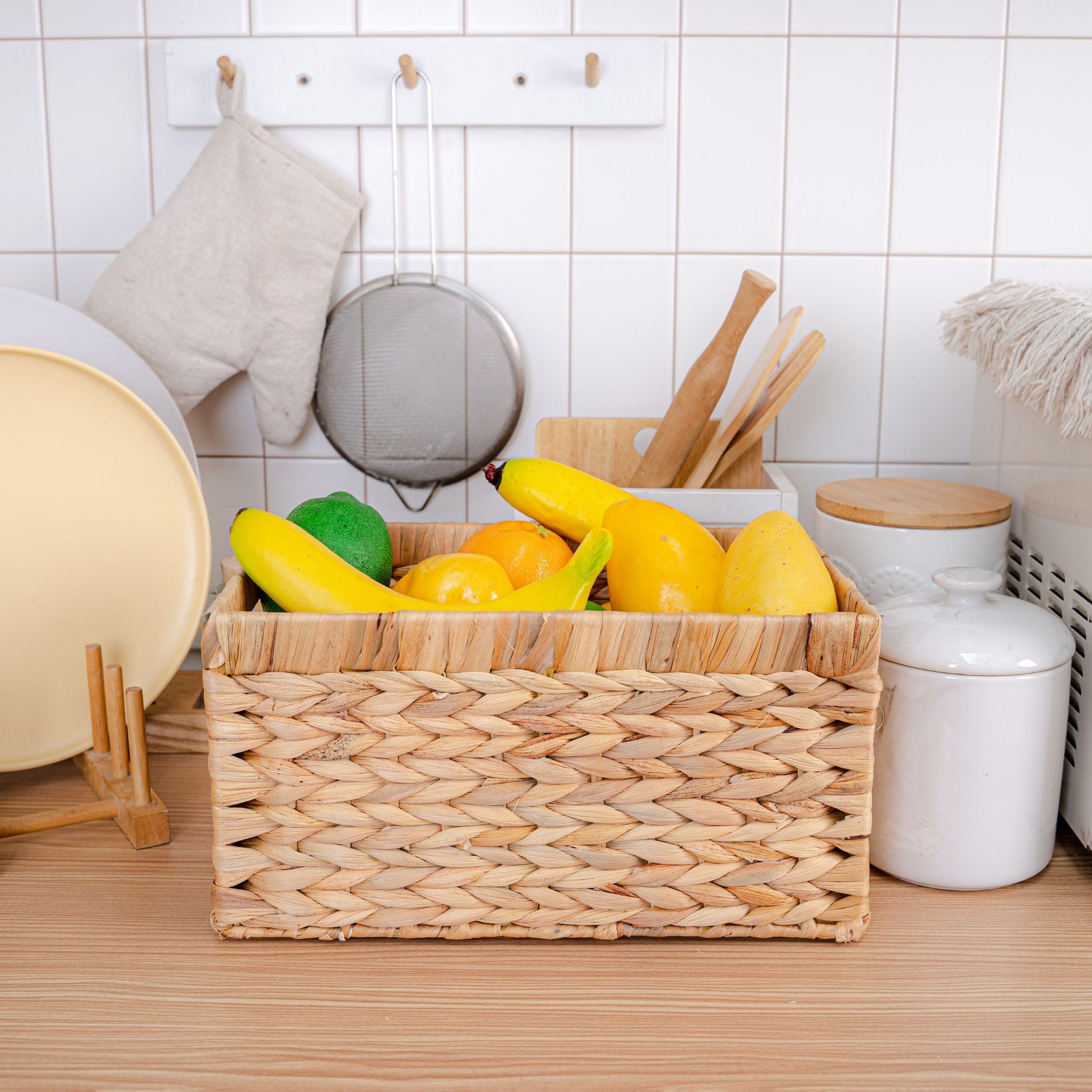 M4DECOR panier rangé dans placard optimisant organisation