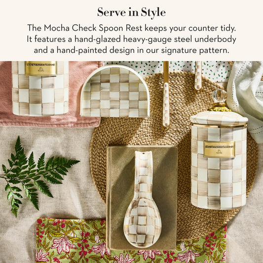 MACKENZIE-CHILDS gros plan du motif Mocha Check offrant charme décoratif