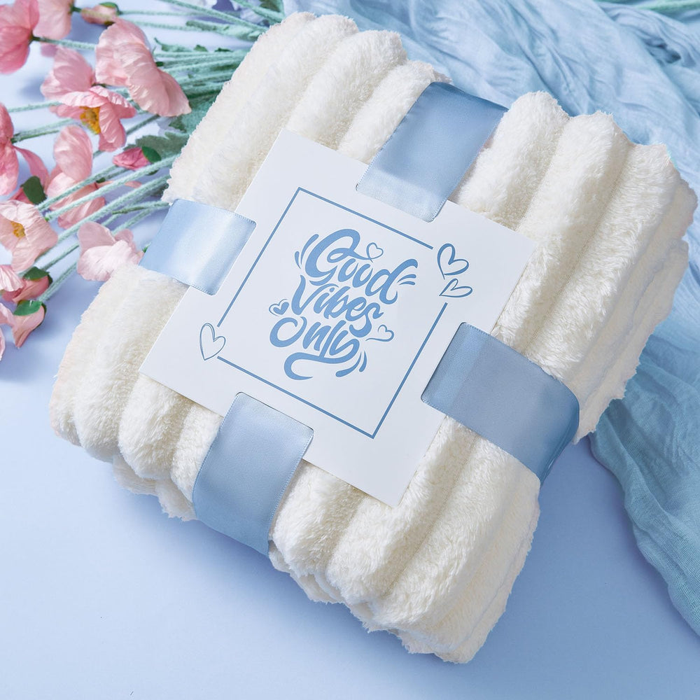 MADDIFY couverture flanelle vue rapprochée, douceur pour cocooning
