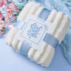 MADDIFY couverture flanelle vue rapprochée, douceur pour cocooning
