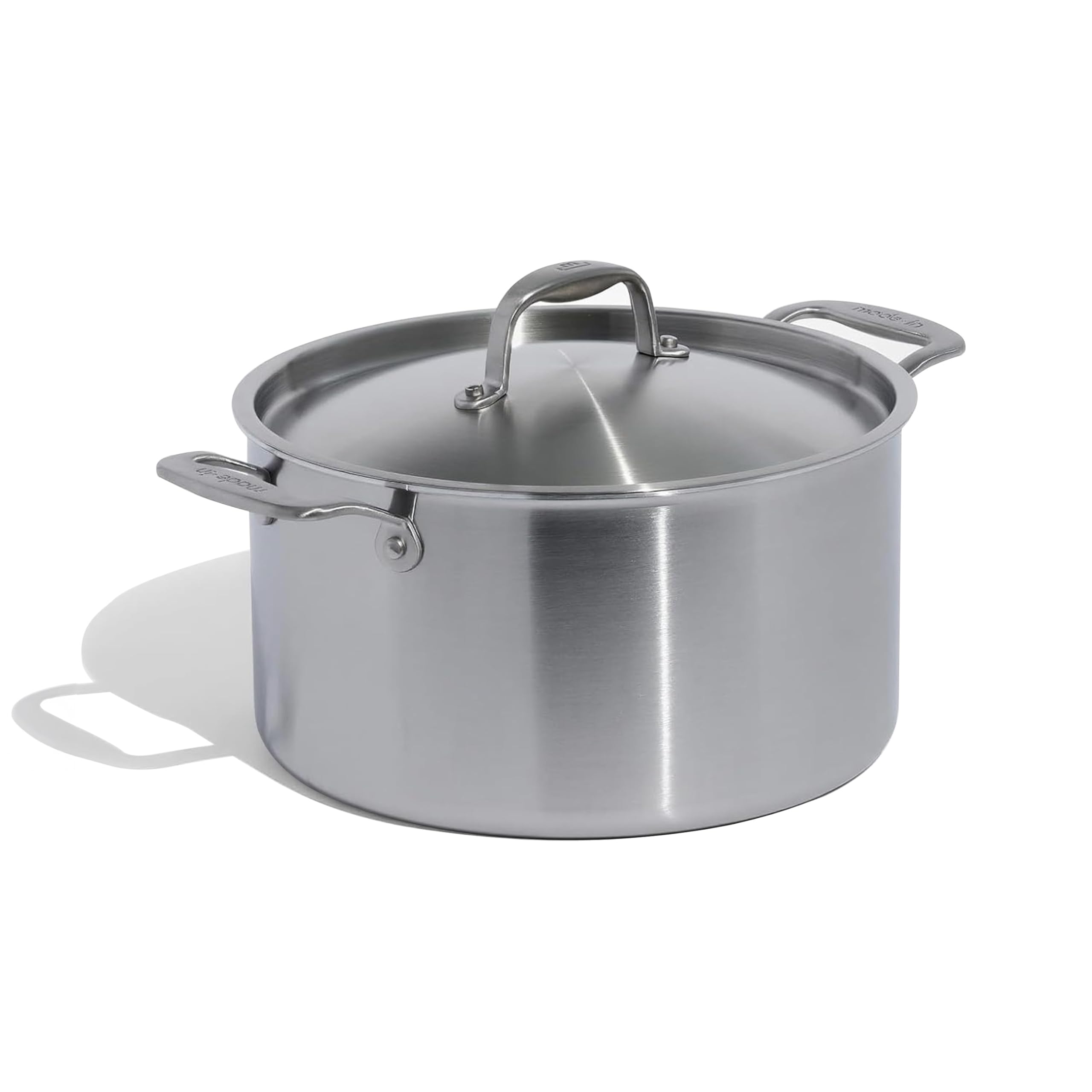 Made In vue avant de la casserole 8 quart montrant la finition professionnelle et la capacité