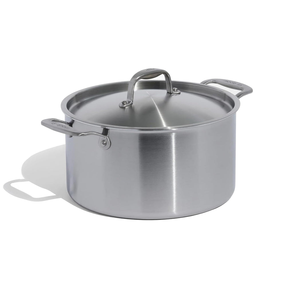 Made In vue avant de la casserole 8 quart montrant la finition professionnelle et la capacité