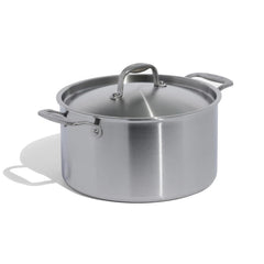 Made In vue avant de la casserole 8 quart montrant la finition professionnelle et la capacité