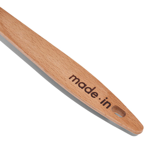 Made In gros plan du grain du bois, finition lisse et durable
