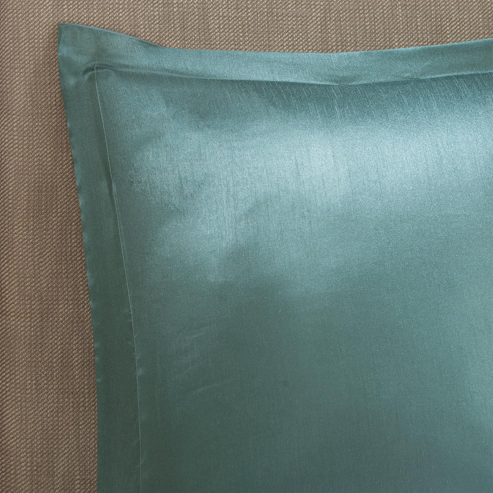 Madison Park coussins décoratifs brodés ajoutant texture et raffinement