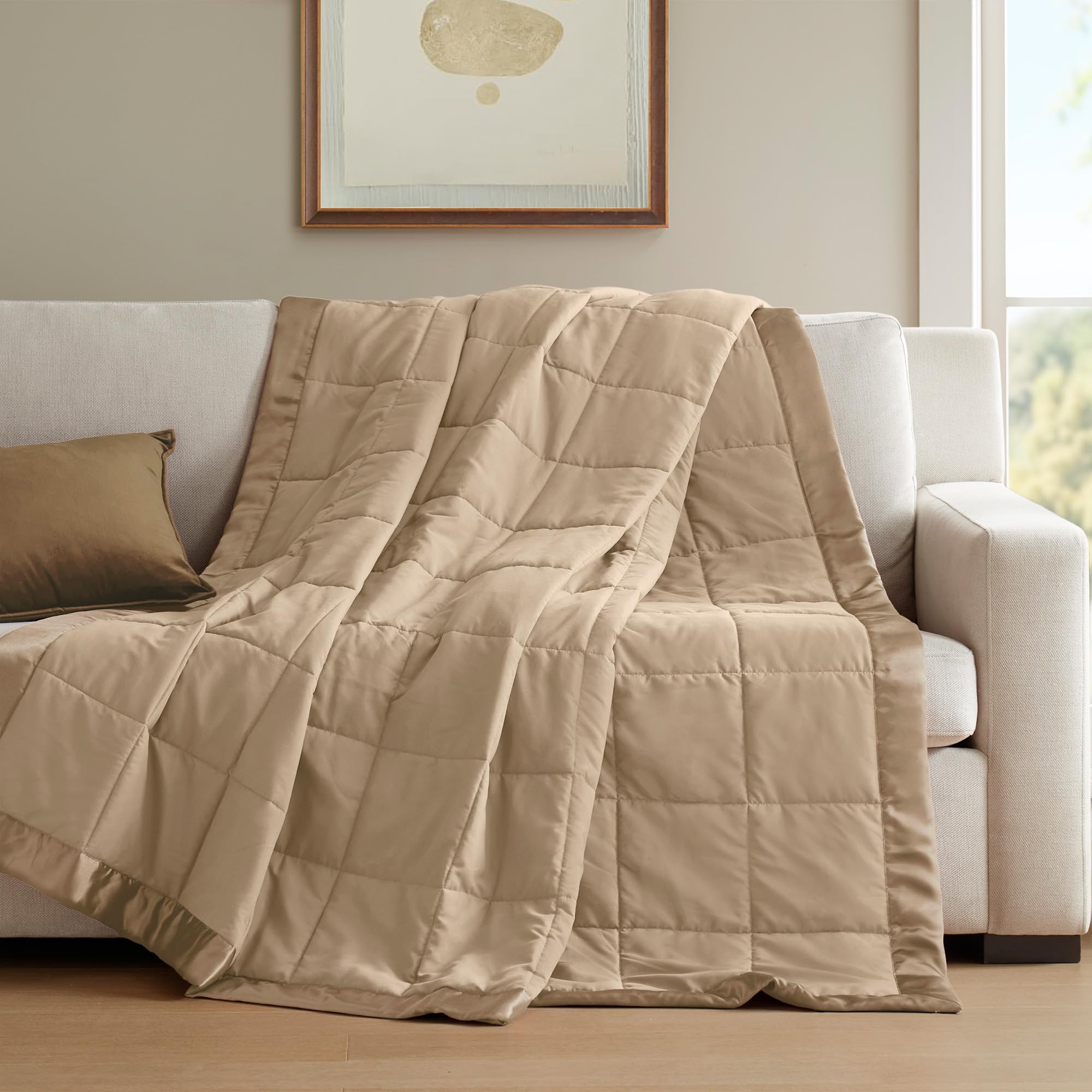 Madison Park couverture installée sur lit pour style et protection pratique