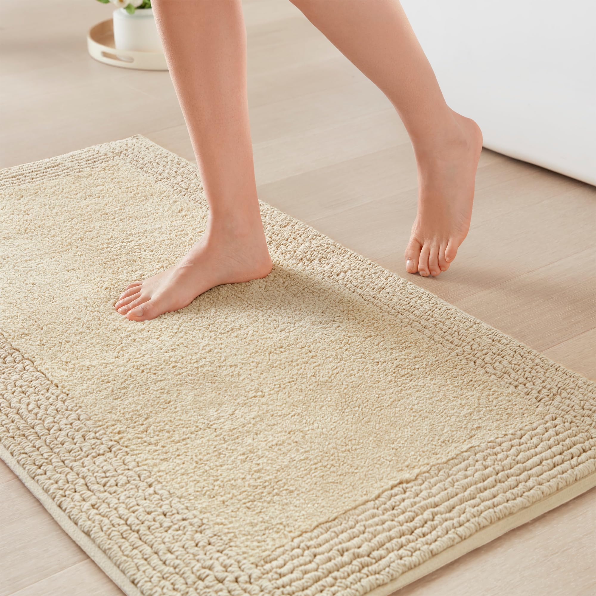 Madison Park tapis face avant montrant couleur naturelle et confort