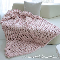 Maetoow plan serré du tricot chenille montrant douceur et durabilité
