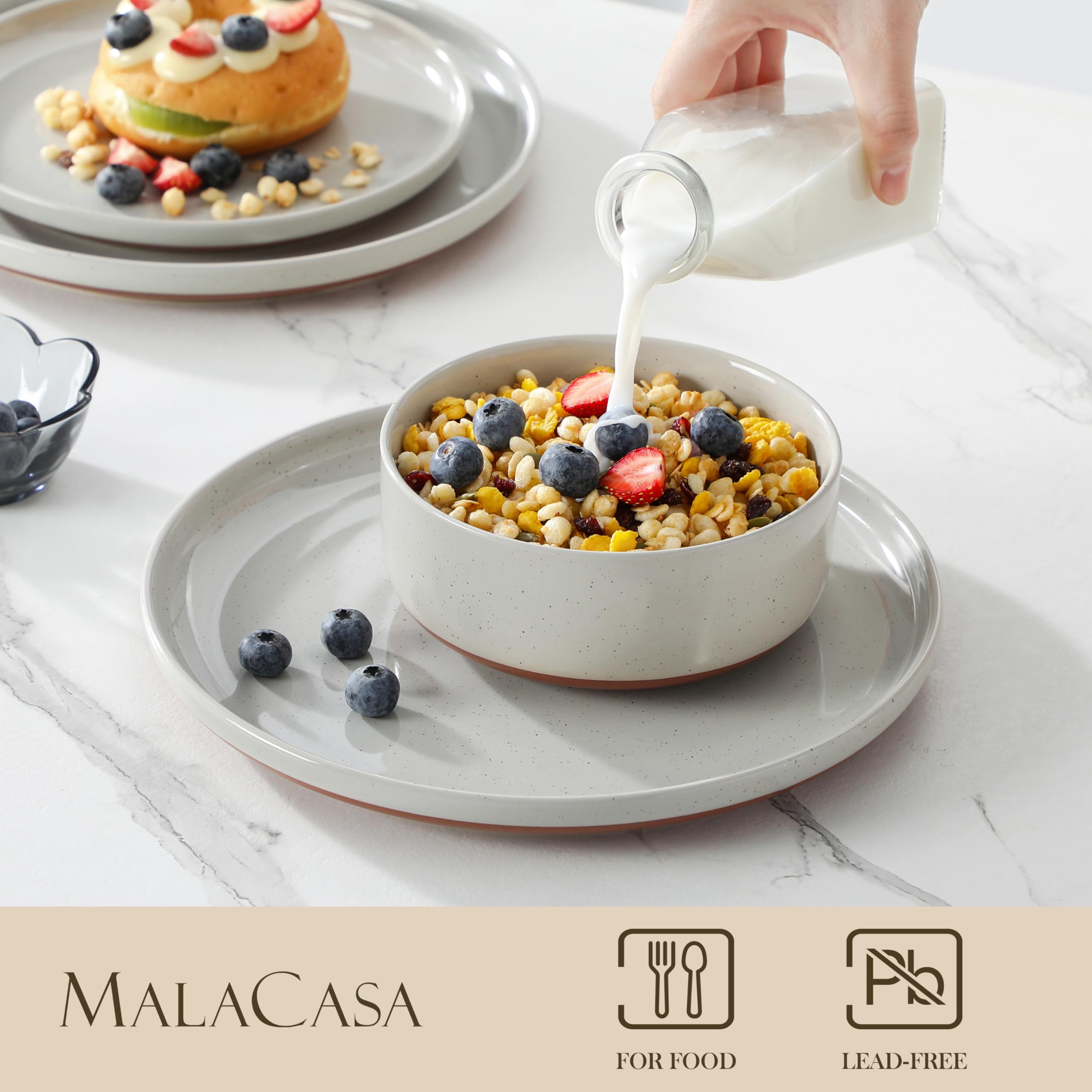 MALACASA assiettes salade TARA disposées, design tacheté harmonieux