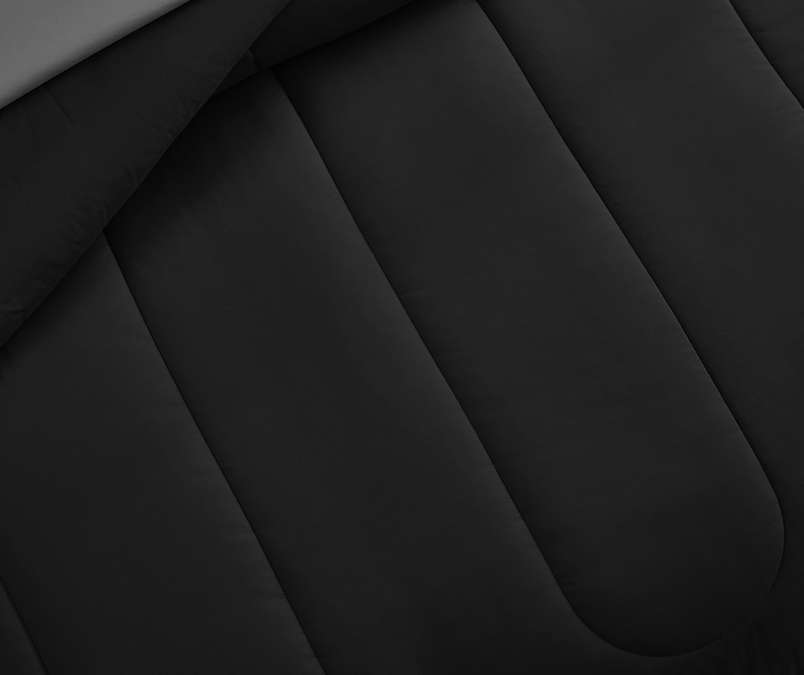 Maple&Stone drap-housse sur matelas jusqu'à 14 pouces illustrant maintien sécurisé