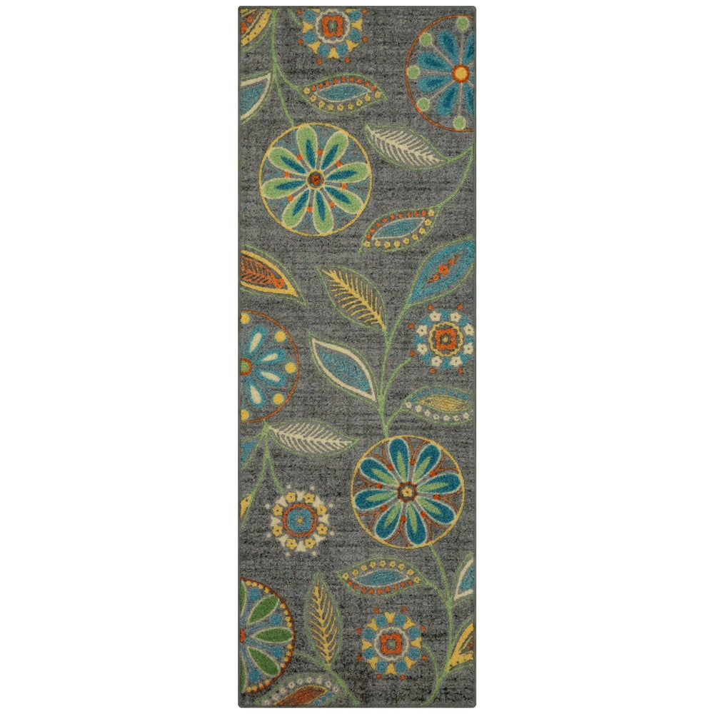 Maples Rugs Reggie vue frontale sur fond gris foncé offrant attraction visuelle
