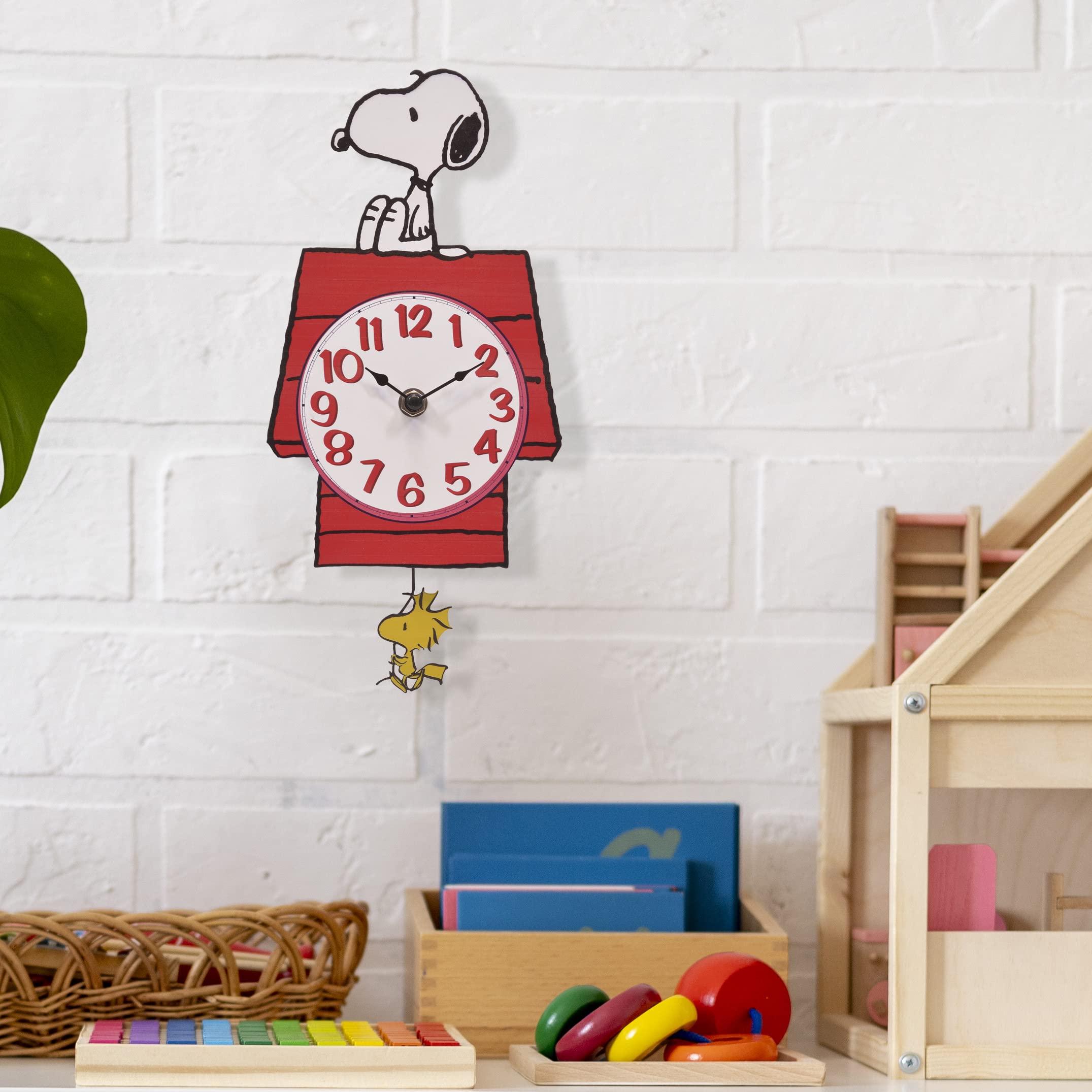 Mark Feldstein horloge en situation cuisine décor Peanuts apportant chaleur