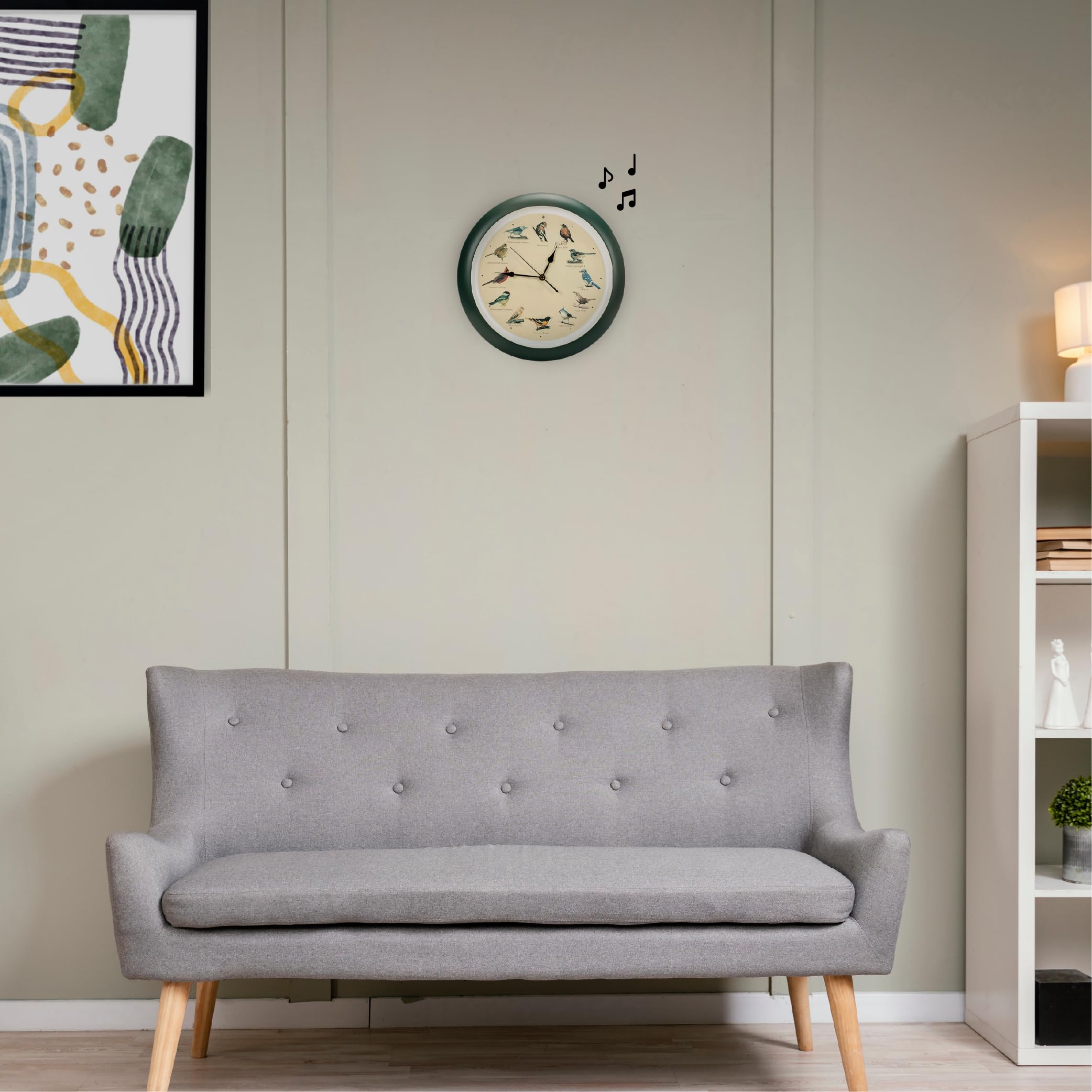 Mark Feldstein horloge posée à côté d’une règle pour montrer l’échelle de 13 pouces