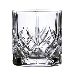 Marquis By Waterford détail du décor taillé reflétant la lumière