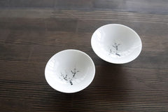 丸モ高木陶器 coupe remplie de saké froid, effet fleurissant esthétique