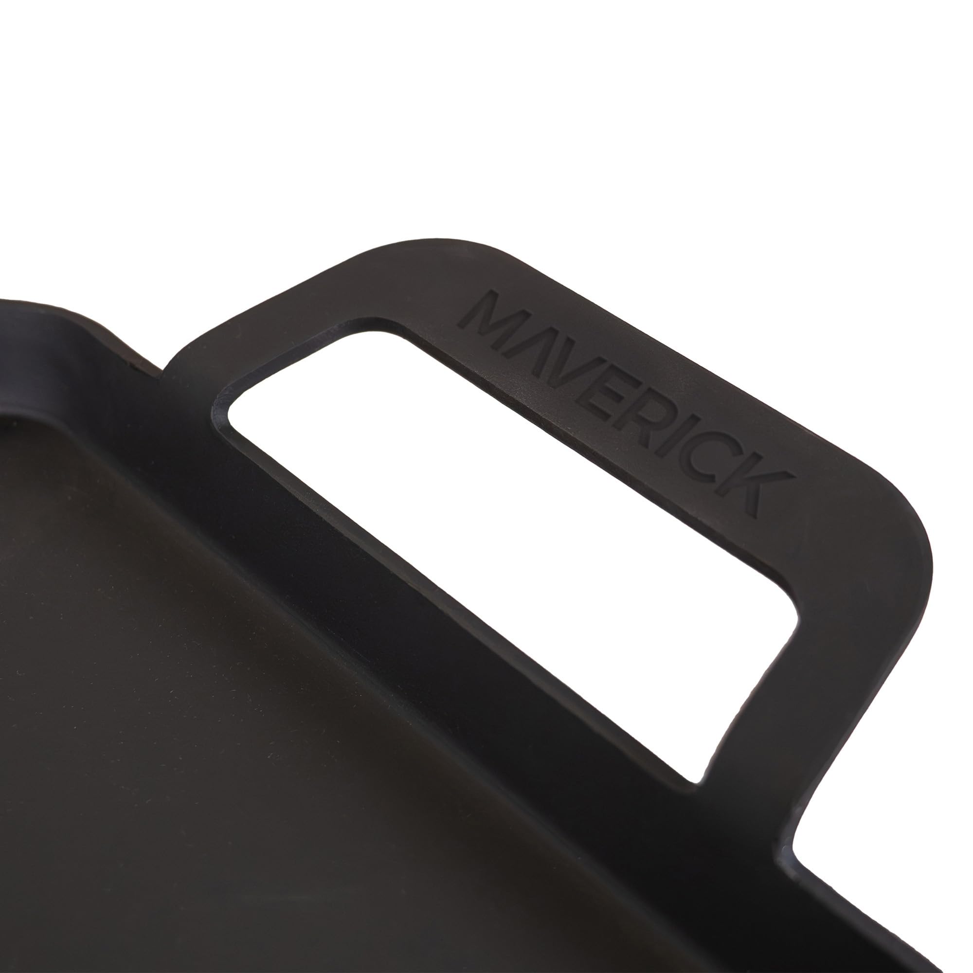 MAVERICK gros plan surface acier 4mm pour saisie rapide et chaleur homogène