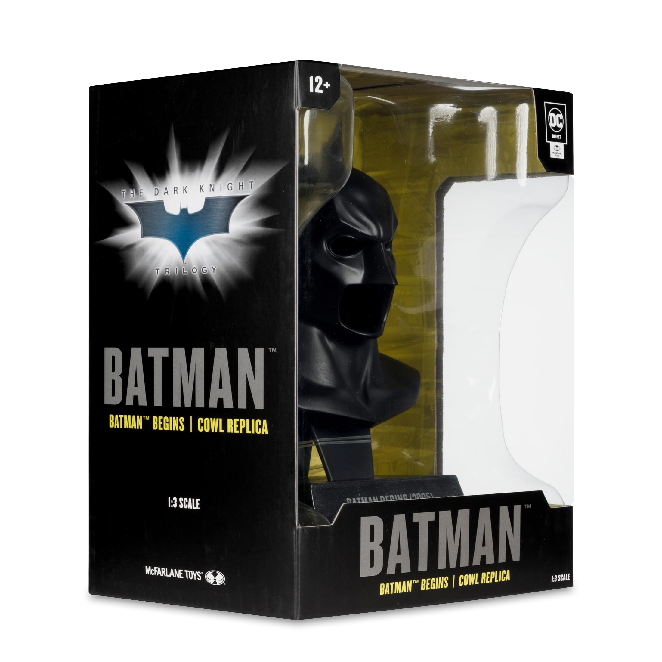 McFarlane Toys cagoule dans vitrine démontrant protection et élégance