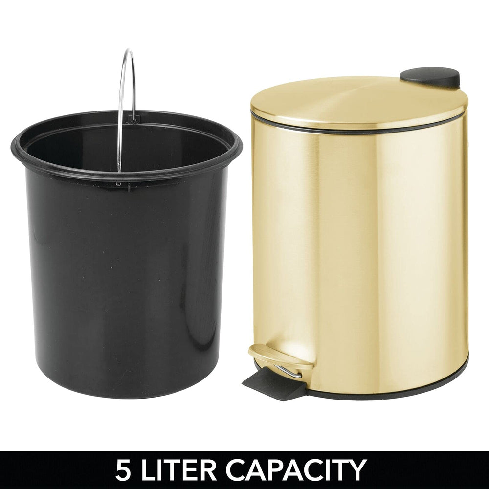 mDesign comparaison taille avec main, capacité 5 litres compacte