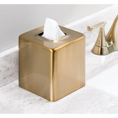 mDesign vue serrée de l’ouverture pour insertion facile de la boîte standard