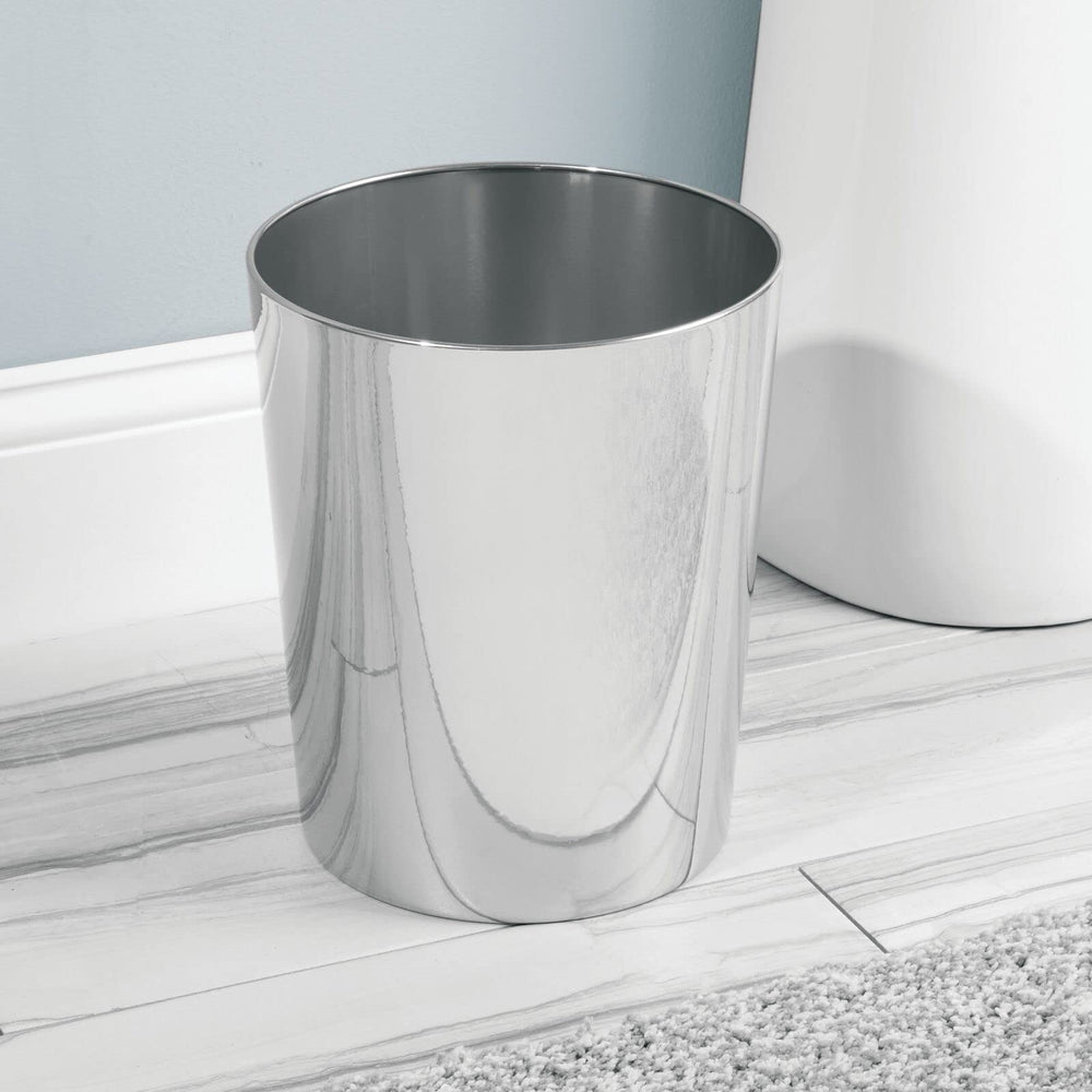 mDesign corbeille Mirri gros plan finition chromée durable et nettoyage aisé