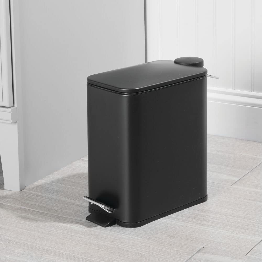 mDesign pédale résistante vue rapprochée, ouverture hygiénique et sans contact