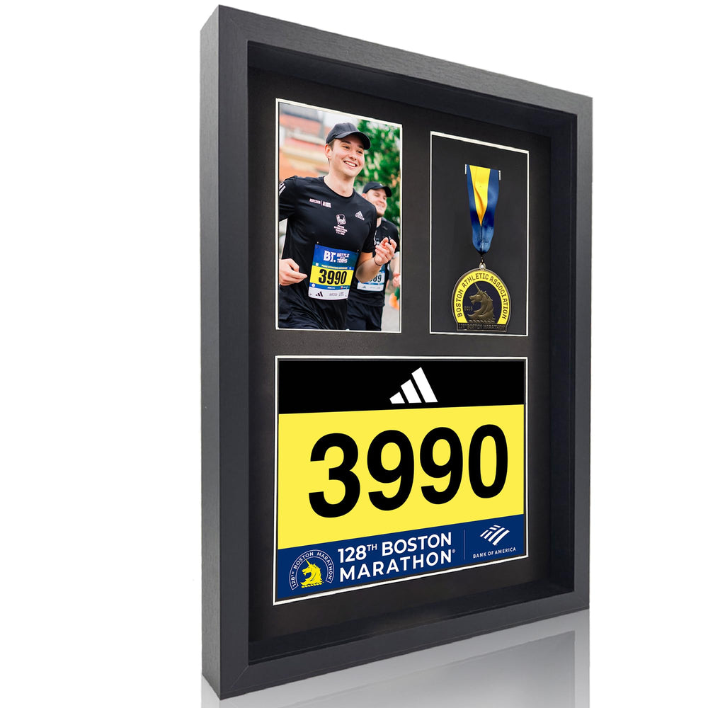 MedalAwardsRack face avant du cadre montrant médailles et dossard, protection durable