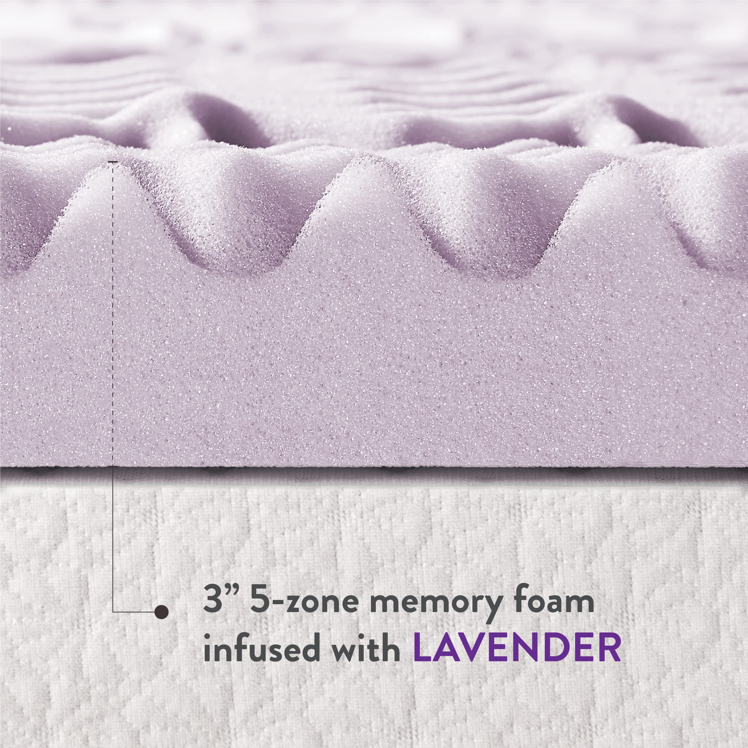 Mellow main touchant surface démontrant douceur et accueil de la mousse