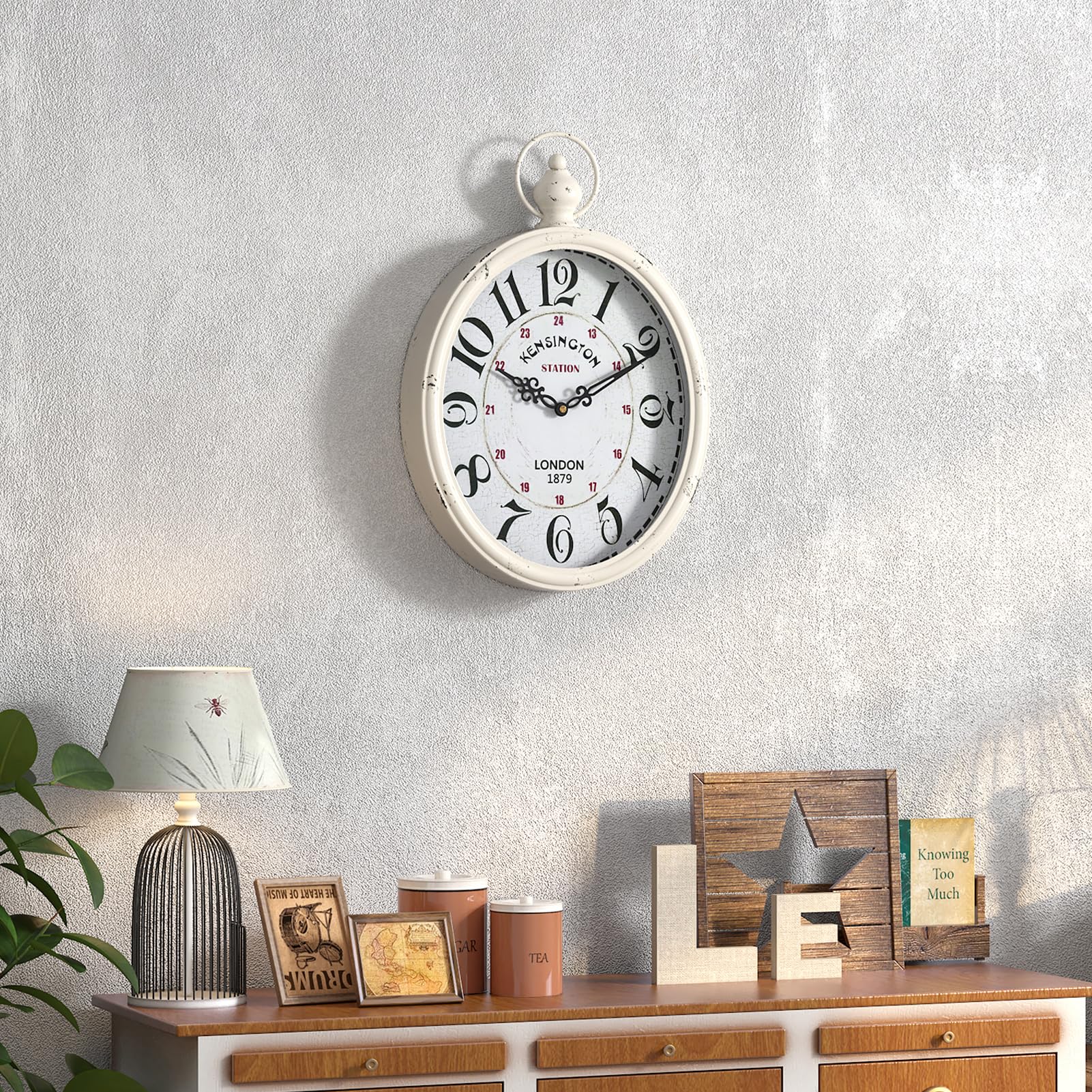 Menterry horloge en contexte salon crée point focal décoratif