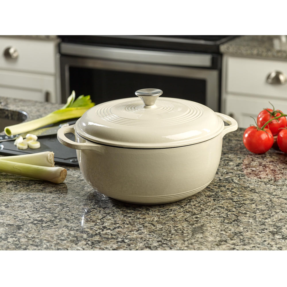 Mercer Culinary cocotte sur table dressée montrant service convivial