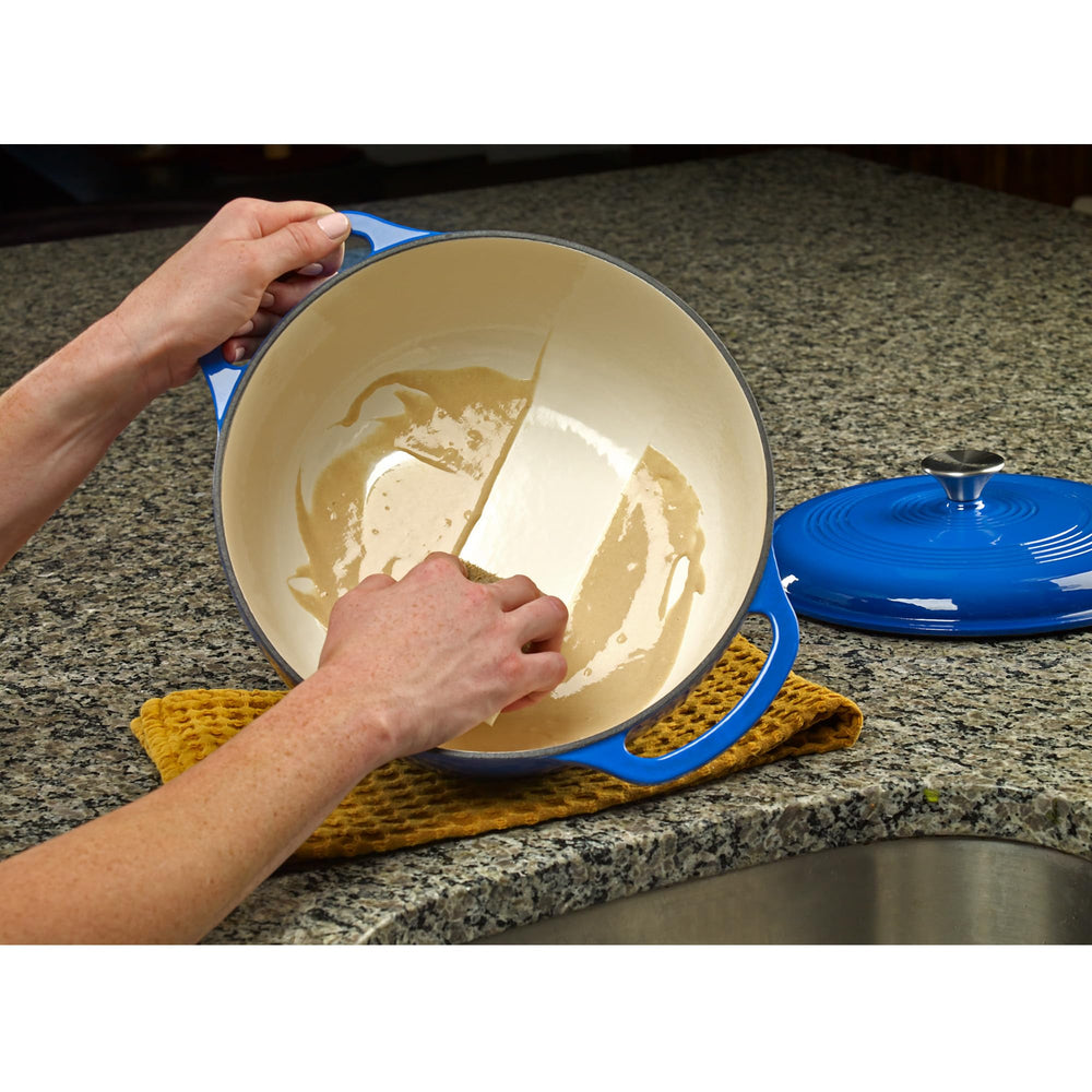 Mercer Culinary cocotte servie sur table soulignant usage de présentation